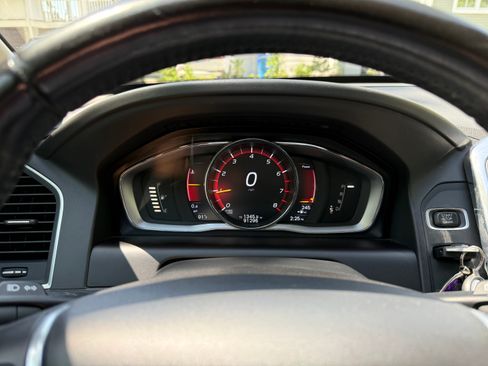 Used 2016 Volvo XC60 T6 w/ Climate Package AWD/4WD image 9