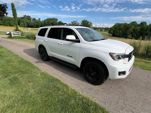 Used 2020 Toyota Sequoia TRD Pro AWD/4WD image 2