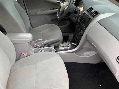 Used 2010 Toyota Corolla image 4