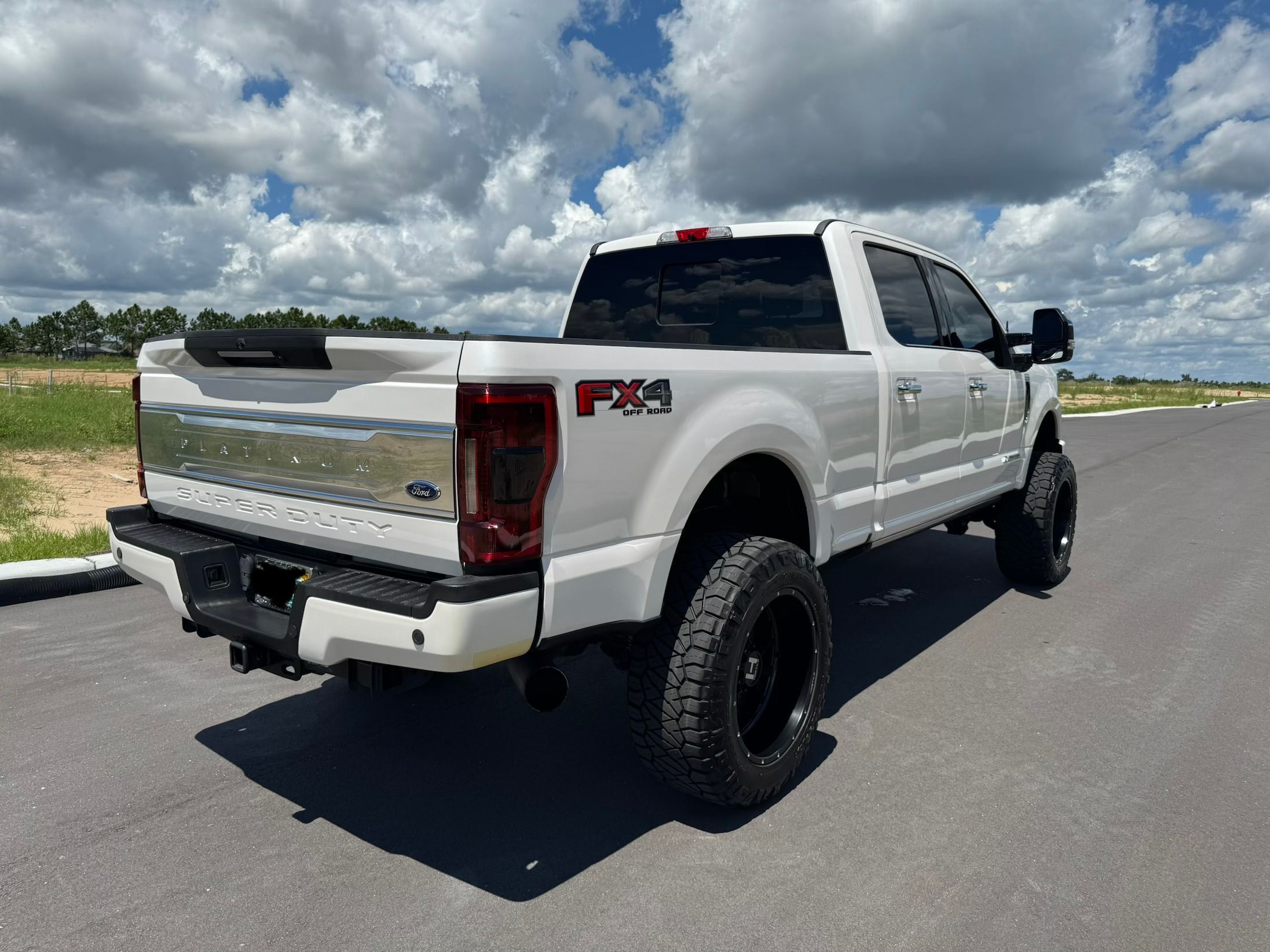 Used 2019 Ford F250 Platinum w/ Platinum Ultimate Package AWD/4WD image 5