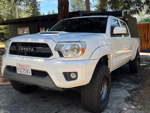 Used 2012 Toyota Tacoma 4x4 Double Cab w/ TRD Sport Pkg image 1