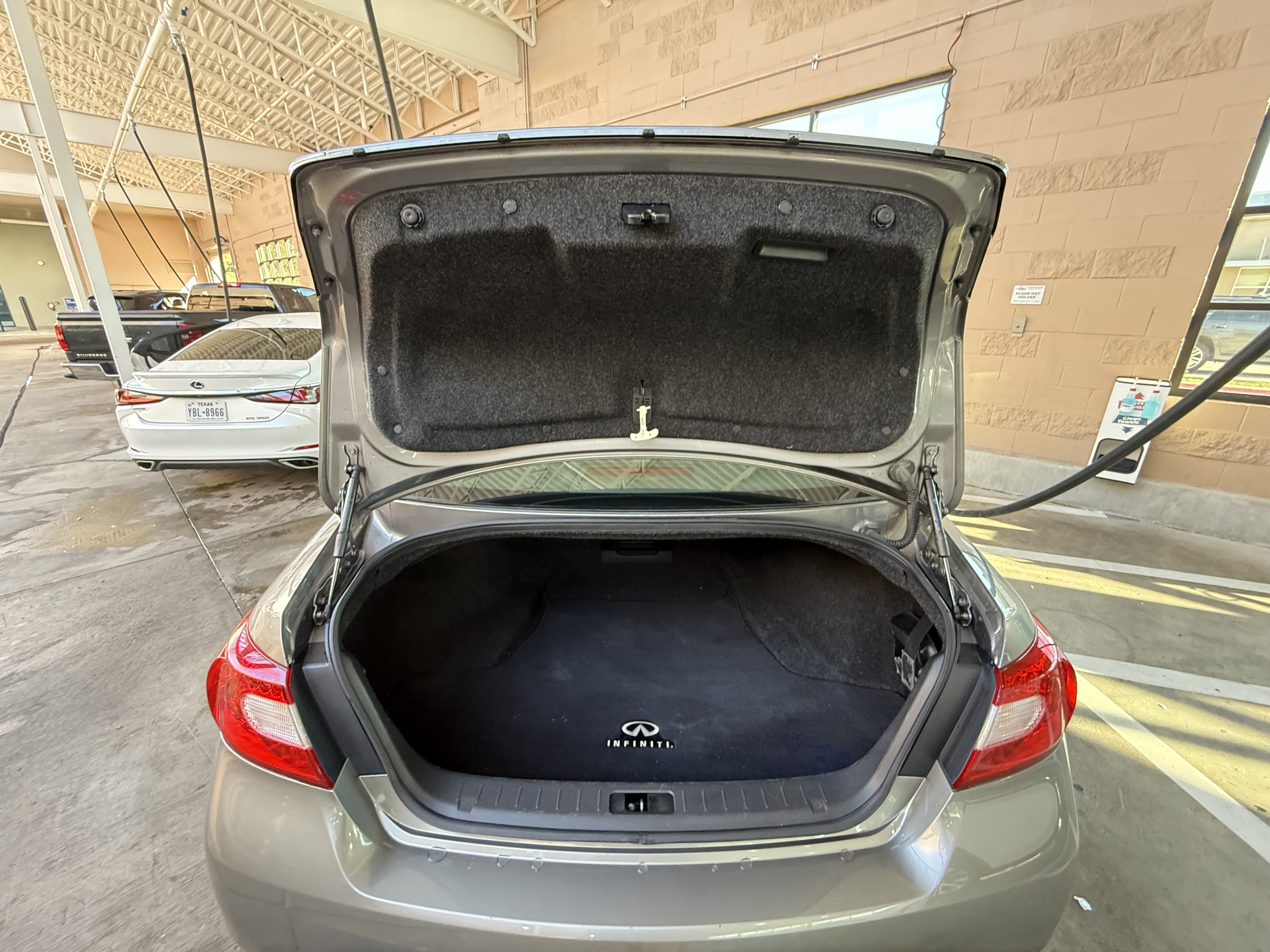 Used 2012 INFINITI M37 x w/ Premium Pkg AWD/4WD image 6