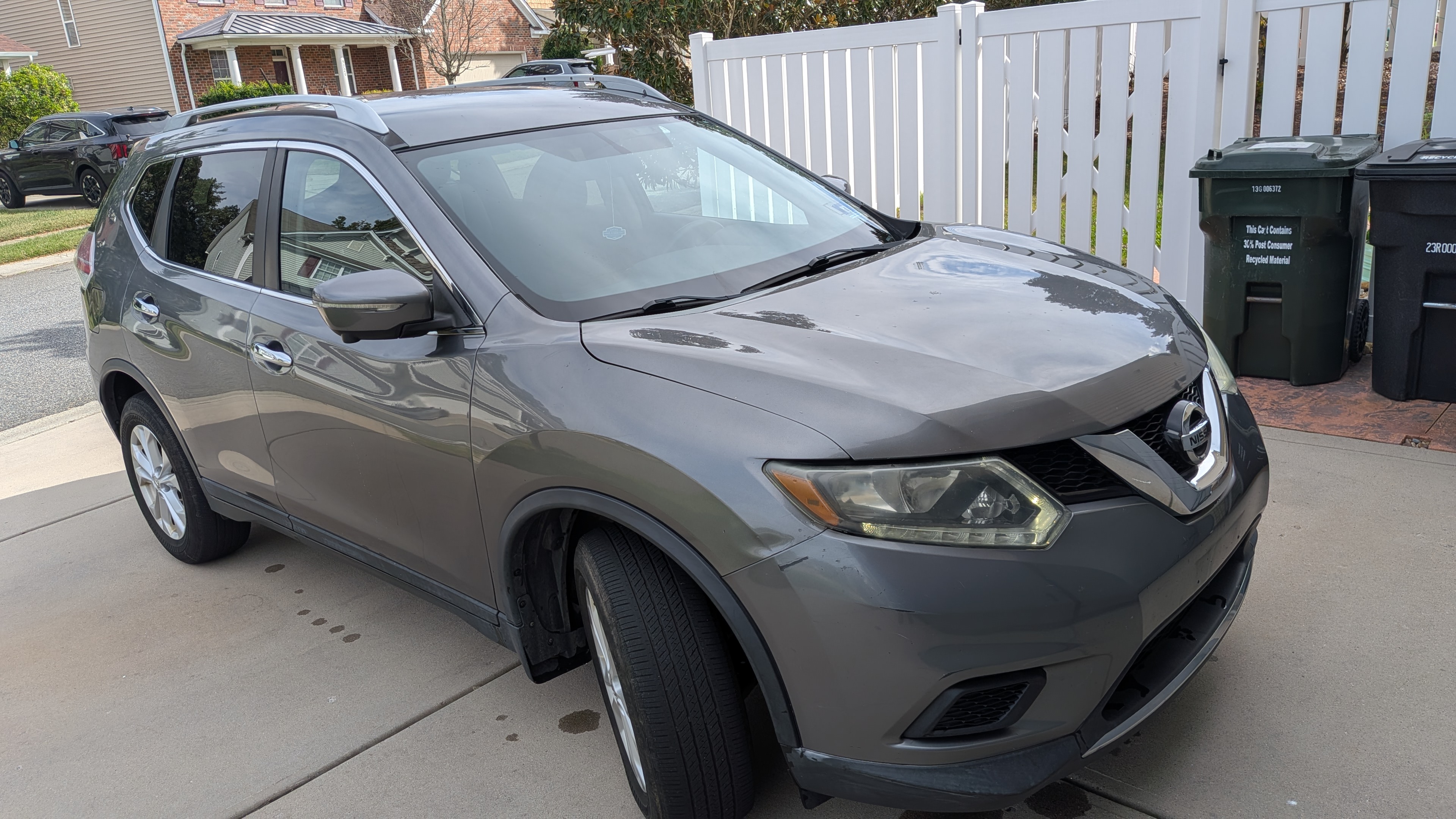 Used 2014 Nissan Rogue SV w/ SV Premium Package AWD/4WD image 1