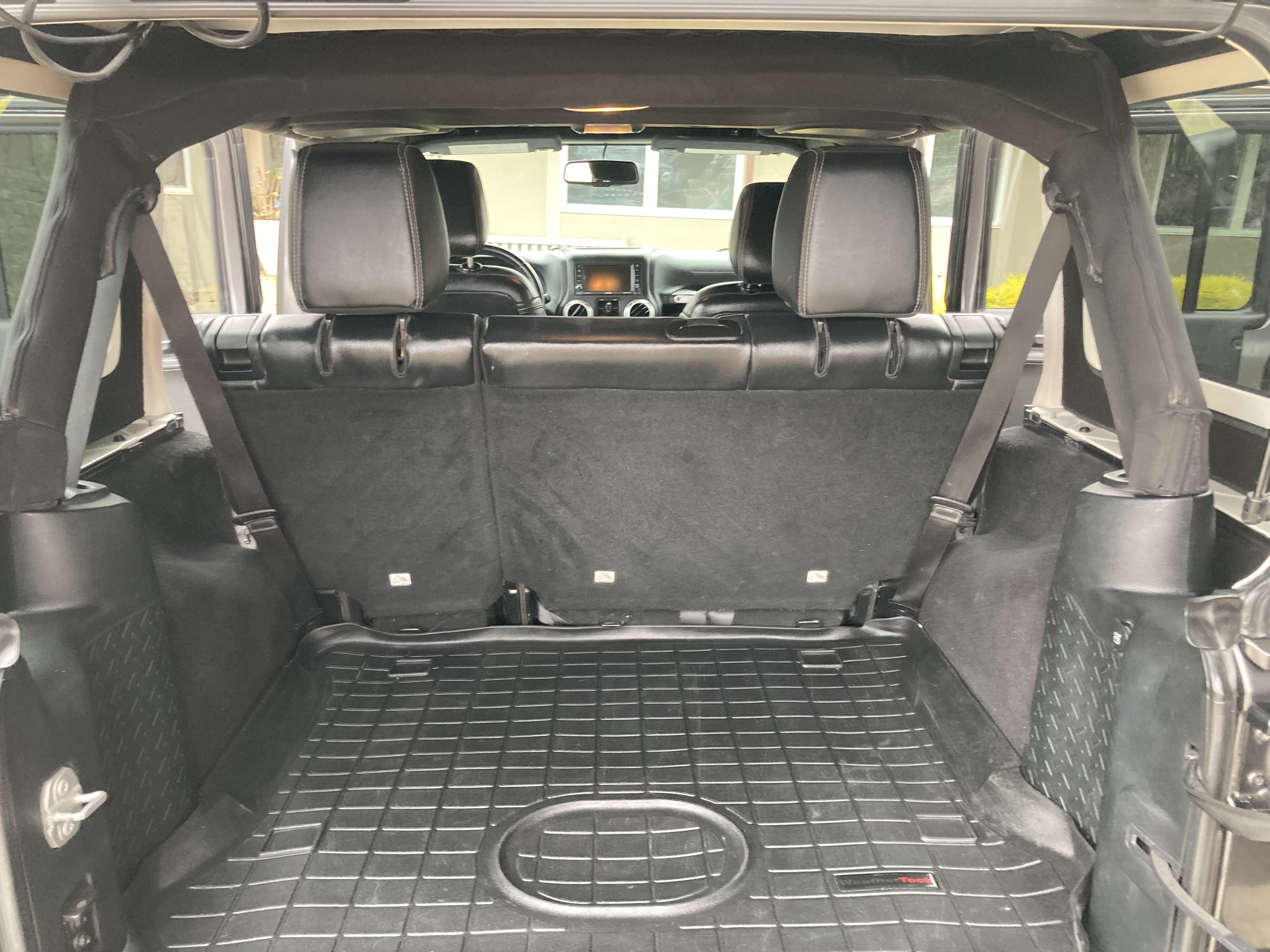Used 2017 Jeep Wrangler Unlimited Rubicon w/ Connectivity Group AWD/4WD image 10