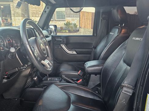 Used 2014 Jeep Wrangler Unlimited Rubicon image 10