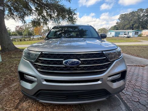 Used 2021 Ford Explorer XLT w/ Equipment Group 202A image 2