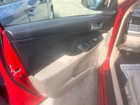 Used 2013 Toyota Camry LE image 14