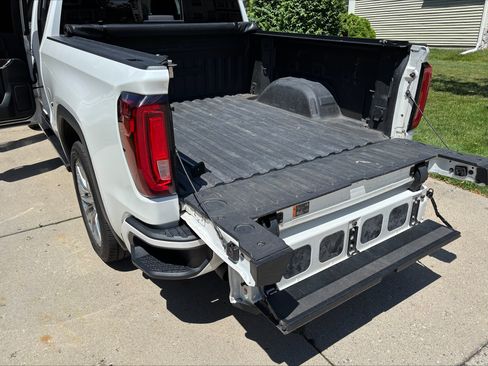 Used 2019 GMC Sierra 1500 Denali w/ Denali Ultimate Package AWD/4WD image 14