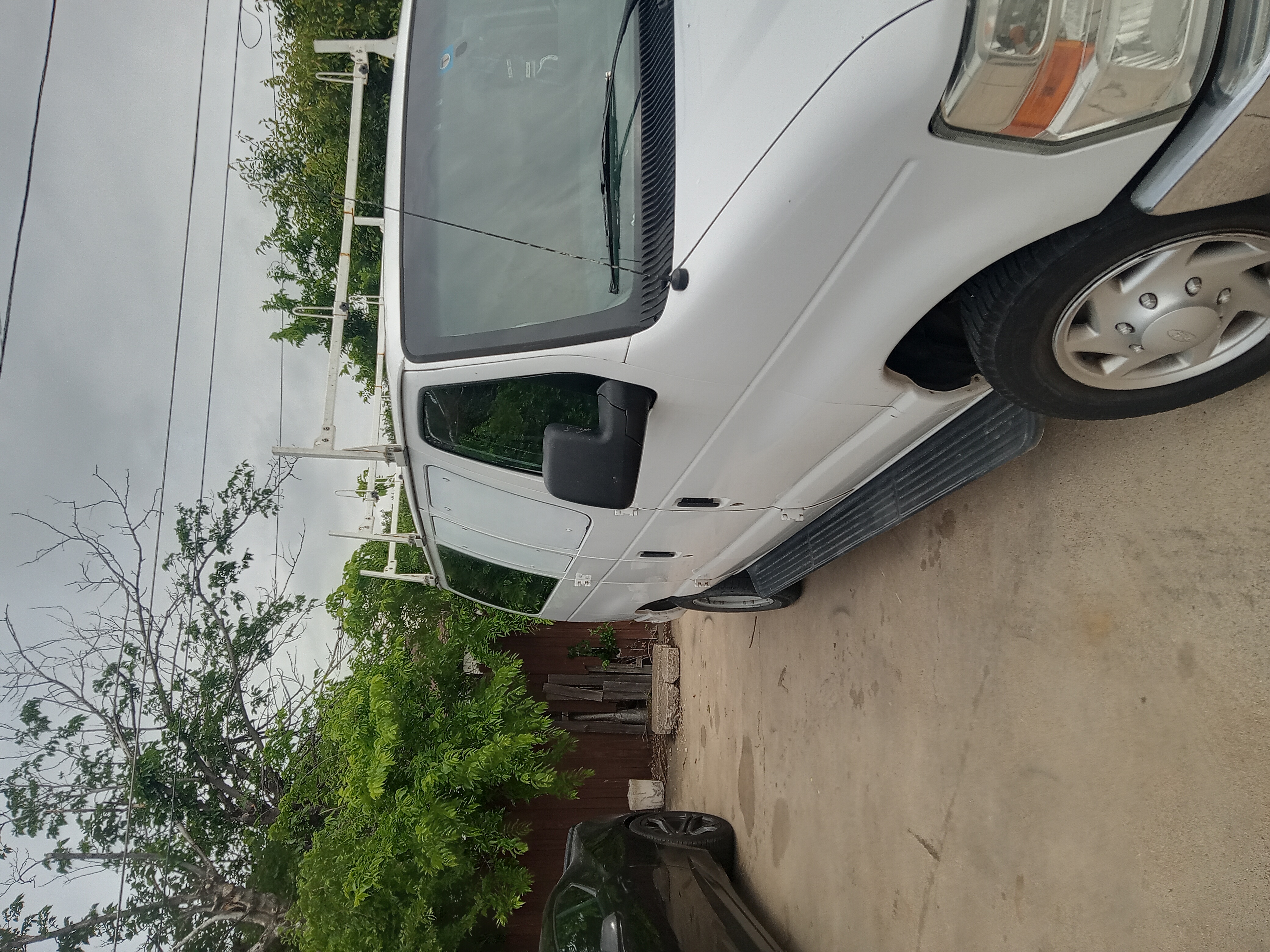 Used 2014 Ford E-350 and Econoline 350 XLT RWD image 2