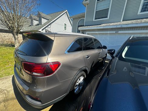 Used 2019 Kia Sorento LX w/ LX Convenience Package image 6