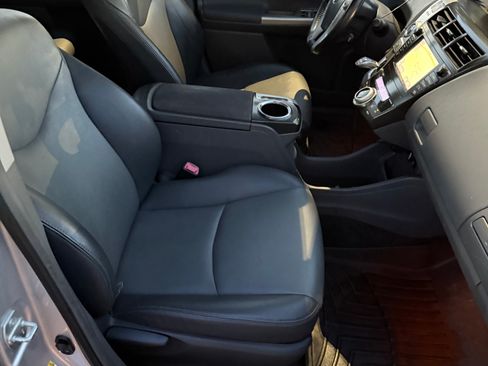 Used 2014 Toyota Prius V Five FWD image 14