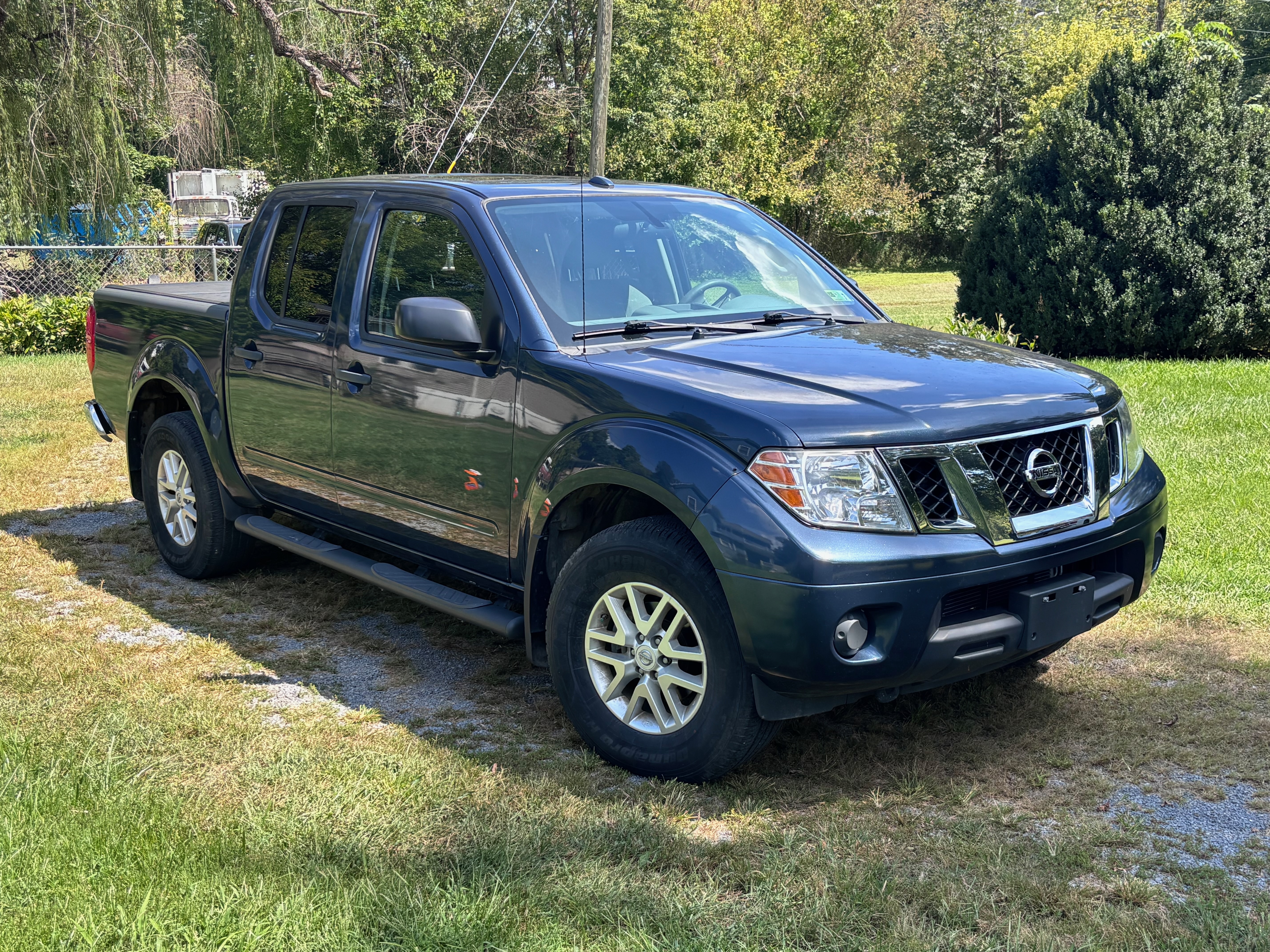 Used 2017 Nissan Frontier SV w/ Moonroof Package AWD/4WD image 2