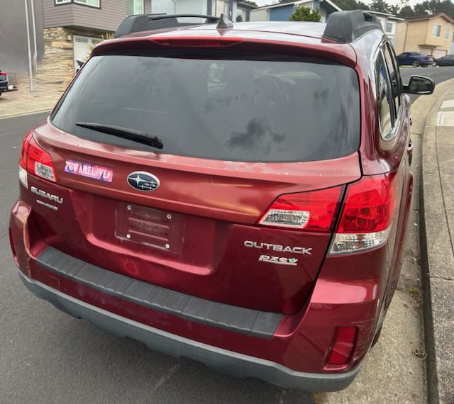 Used 2012 Subaru Outback 2.5i Limited w/ Moonroof Pkg AWD/4WD image 6