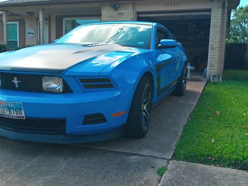 Used 2011 Ford Mustang Coupe image 4
