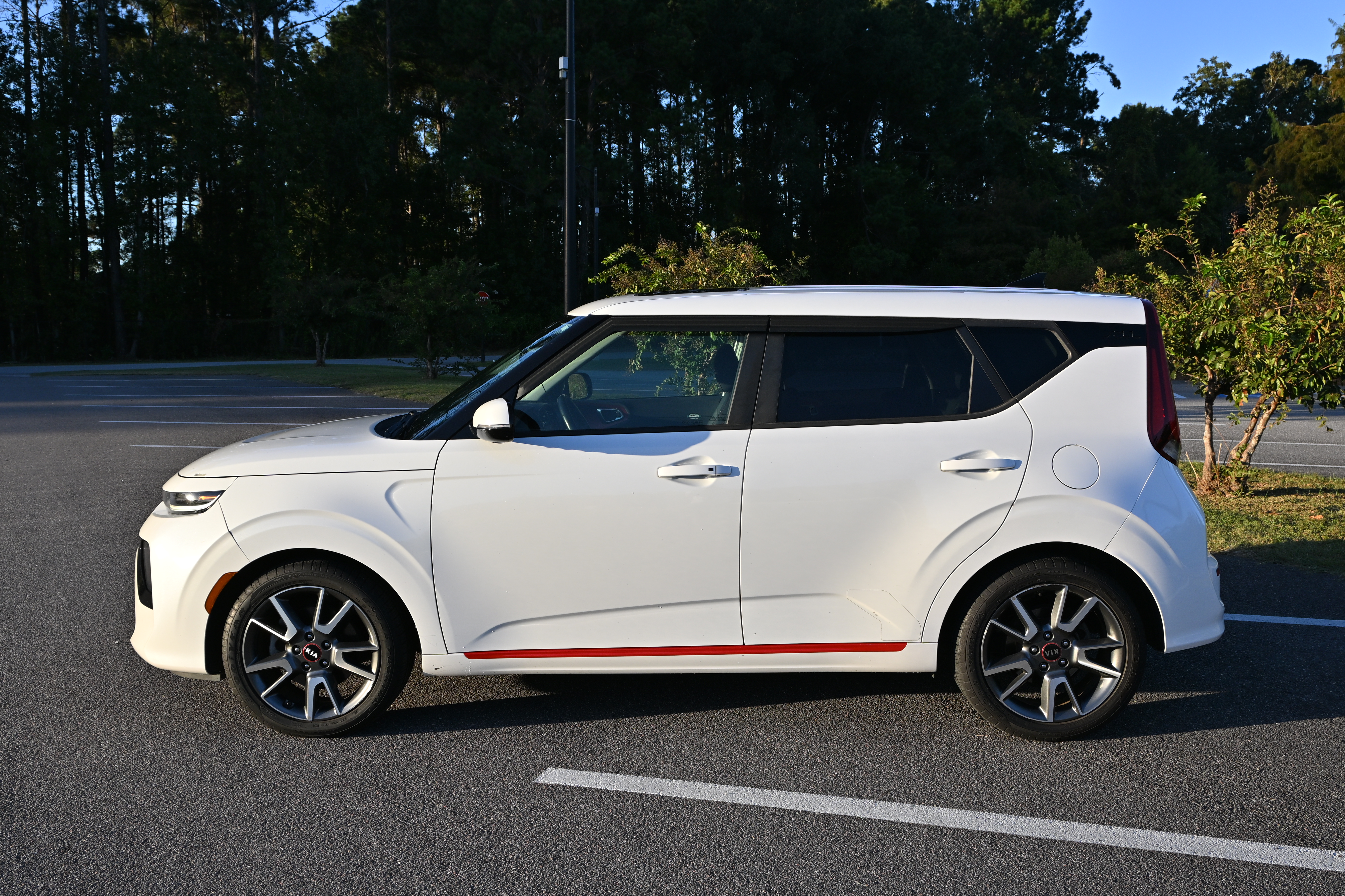 Used 2020 Kia Soul GT-Line Turbo FWD image 2