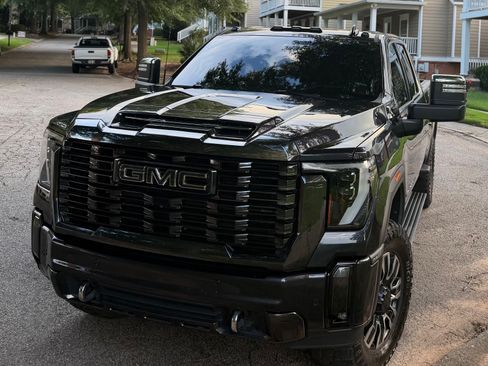 Used 2024 GMC Sierra 2500 Denali Ultimate AWD/4WD image 12