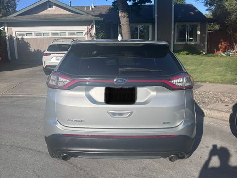 Used 2016 Ford Edge SE FWD image 4