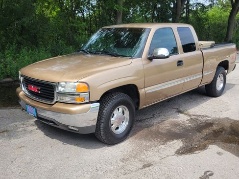 Used 1999 GMC Sierra 1500 4x4 Extended Cab w/ Convenience Plus Group image 1