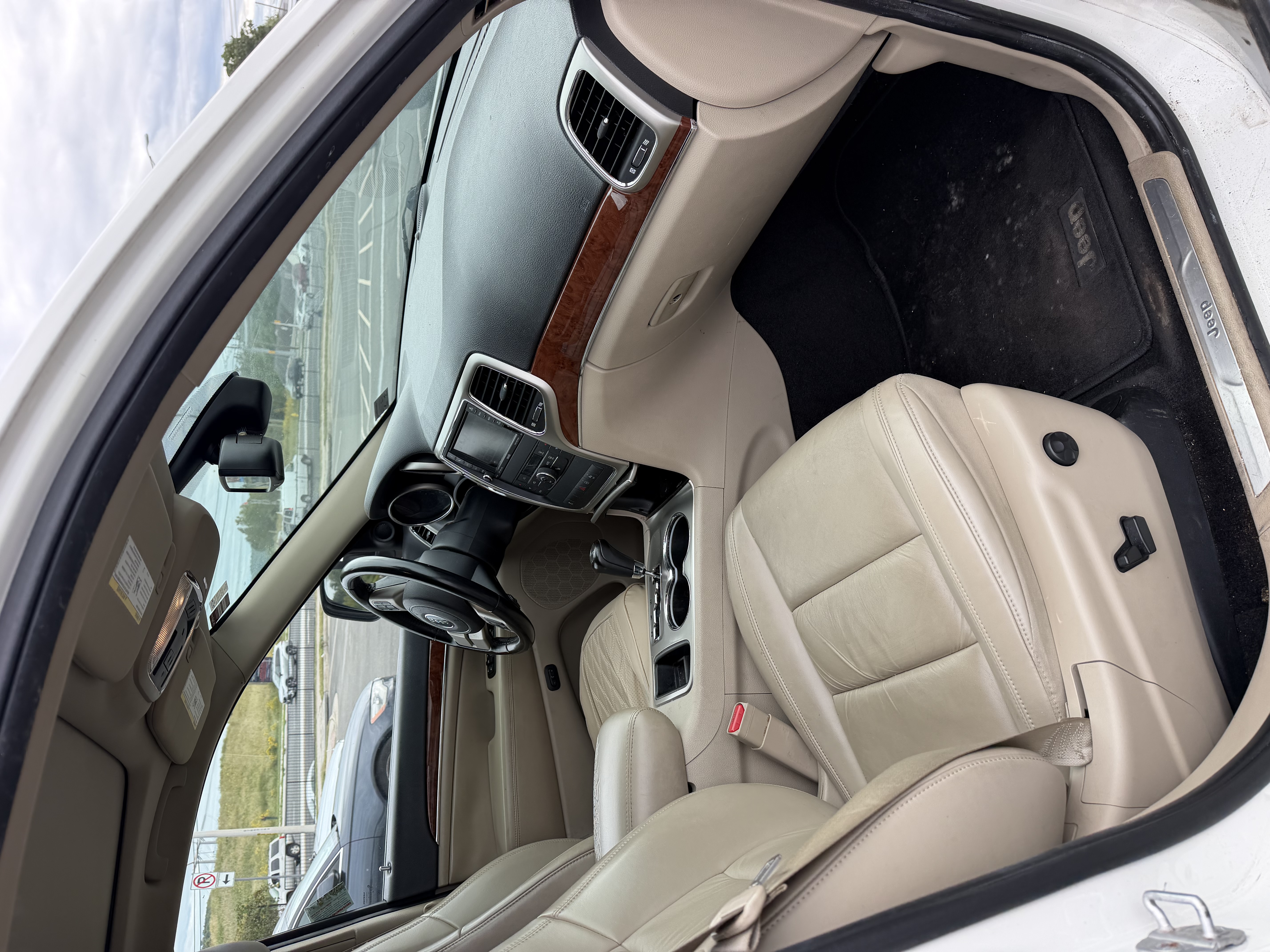 Used 2011 Jeep Grand Cherokee Limited w/ Trailer Tow Group RWD image 21