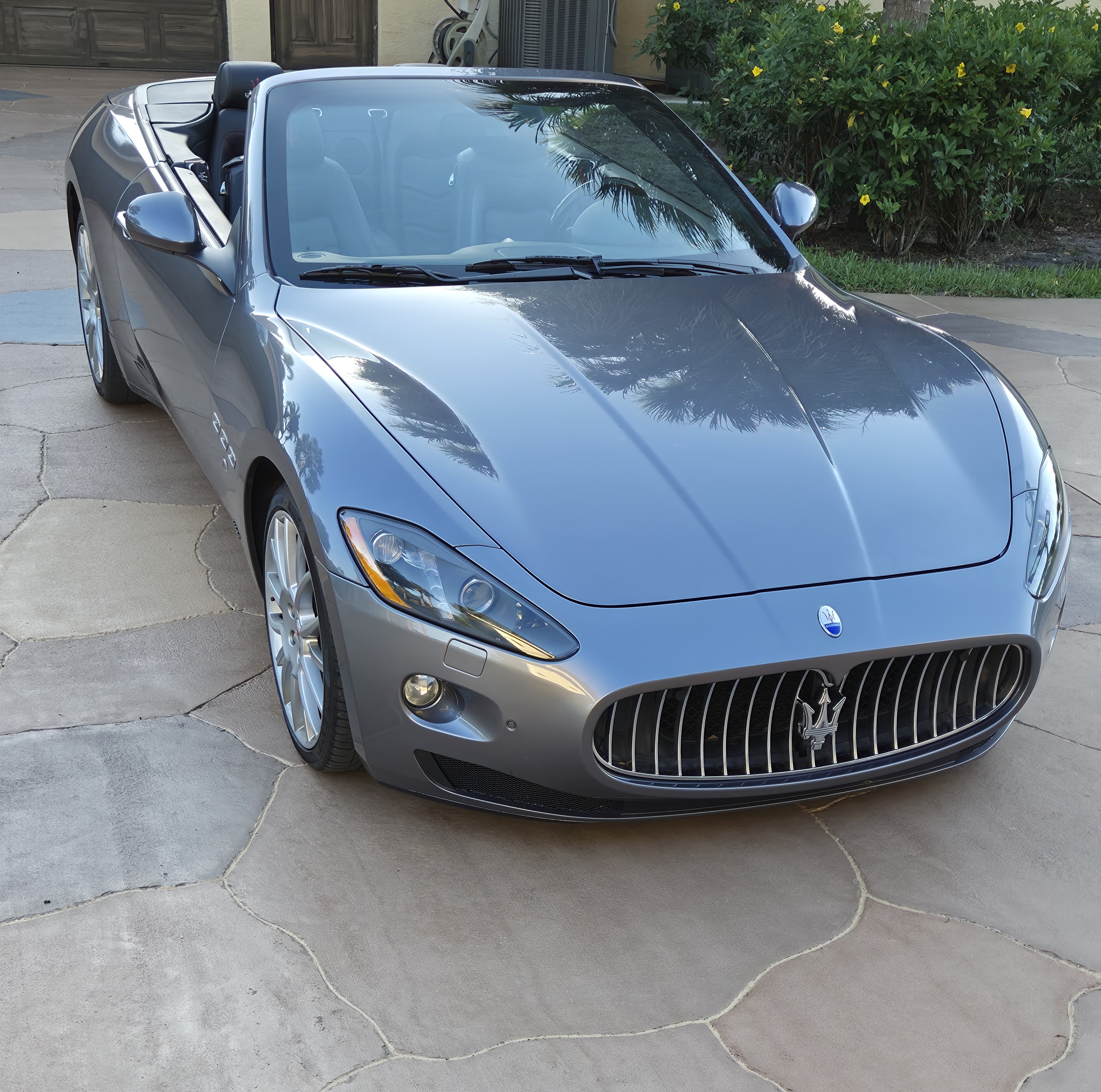 Used 2015 Maserati GranTurismo Convertible RWD image 4