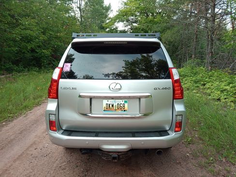 Used 2010 Lexus GX 460 image 2