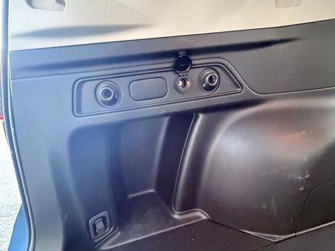 Used 2020 Subaru Forester Premium image 16