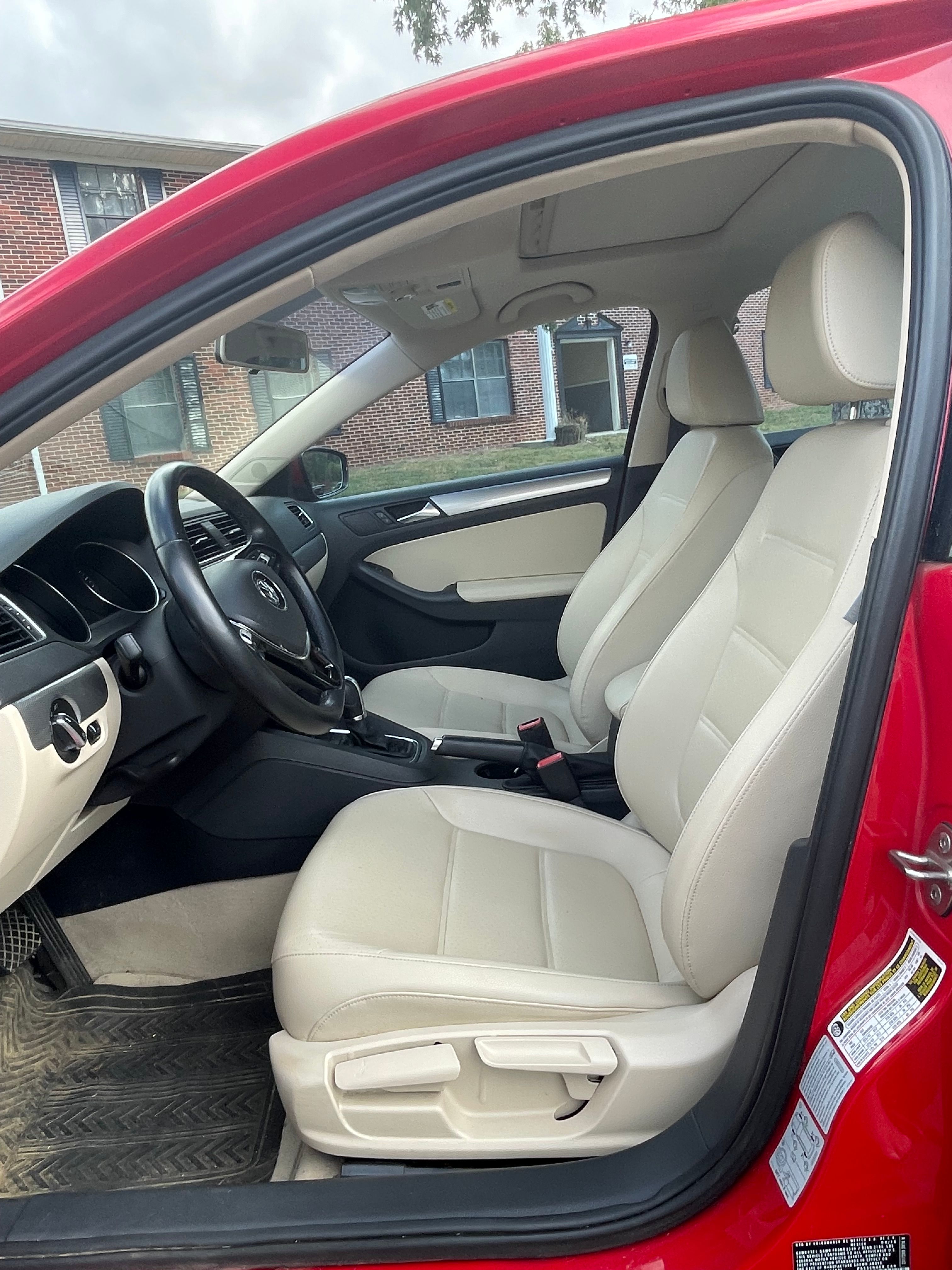 Used 2015 Volkswagen Jetta SE FWD image 6