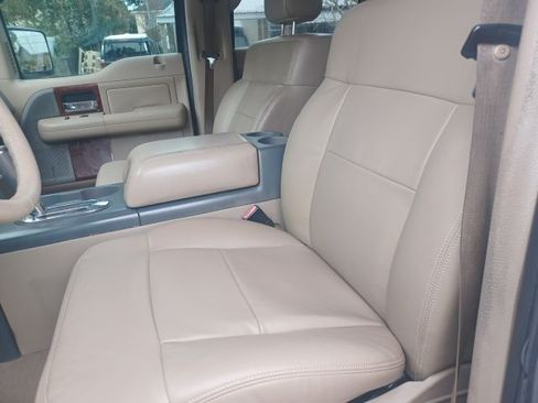 Used 2006 Ford F150 Lariat image 10