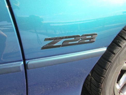 Used 1995 Chevrolet Camaro Z28 RWD image 23