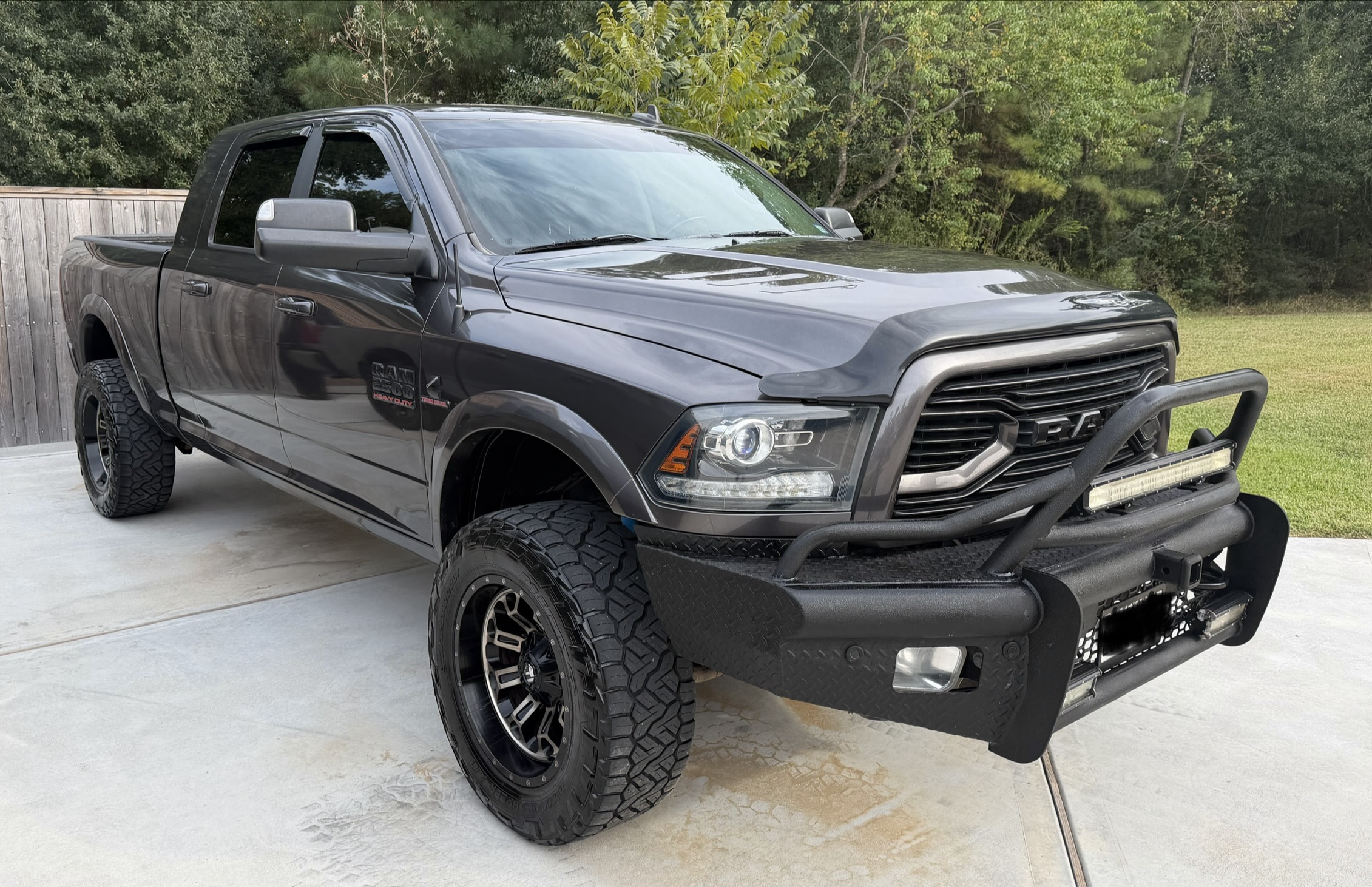 Used 2018 RAM 2500 Laramie w/ Sport Appearance Group AWD/4WD image 2