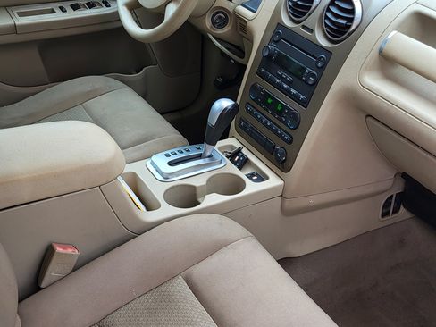 Used 2006 Ford Freestyle SE image 8