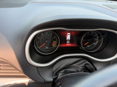 Used 2016 Jeep Cherokee Limited FWD image 11