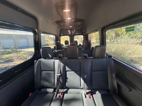 Used 2019 Mercedes-Benz Sprinter 1500 image 17