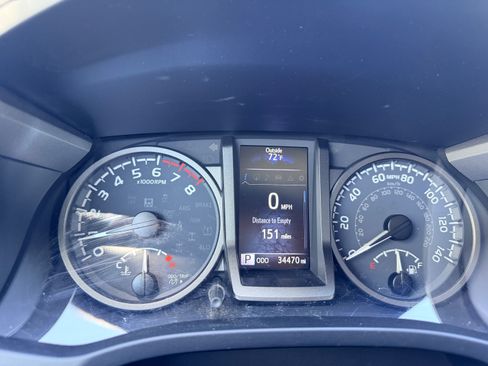 Used 2021 Toyota Tacoma TRD Sport w/ TRD Premium Sport Package AWD/4WD image 10
