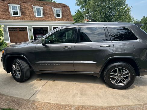 Used 2020 Jeep Grand Cherokee Limited AWD/4WD image 4