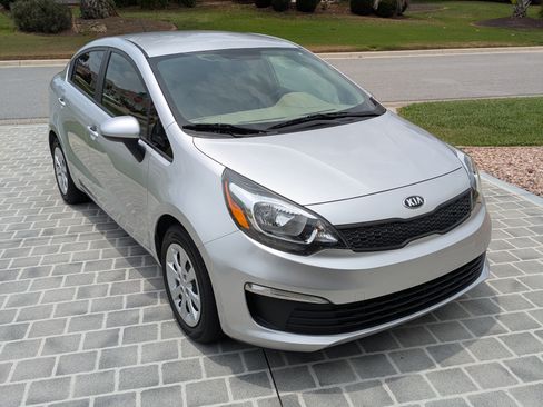 Used 2016 Kia Rio LX image 1