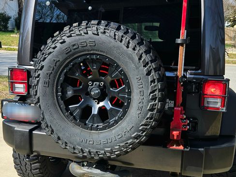 Used 2017 Jeep Wrangler Unlimited Sport image 5