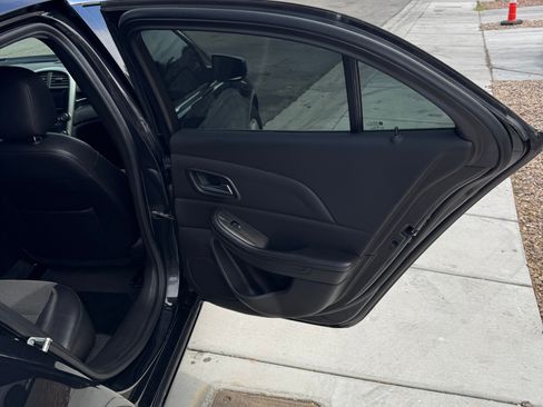 Used 2015 Chevrolet Malibu LT FWD image 17