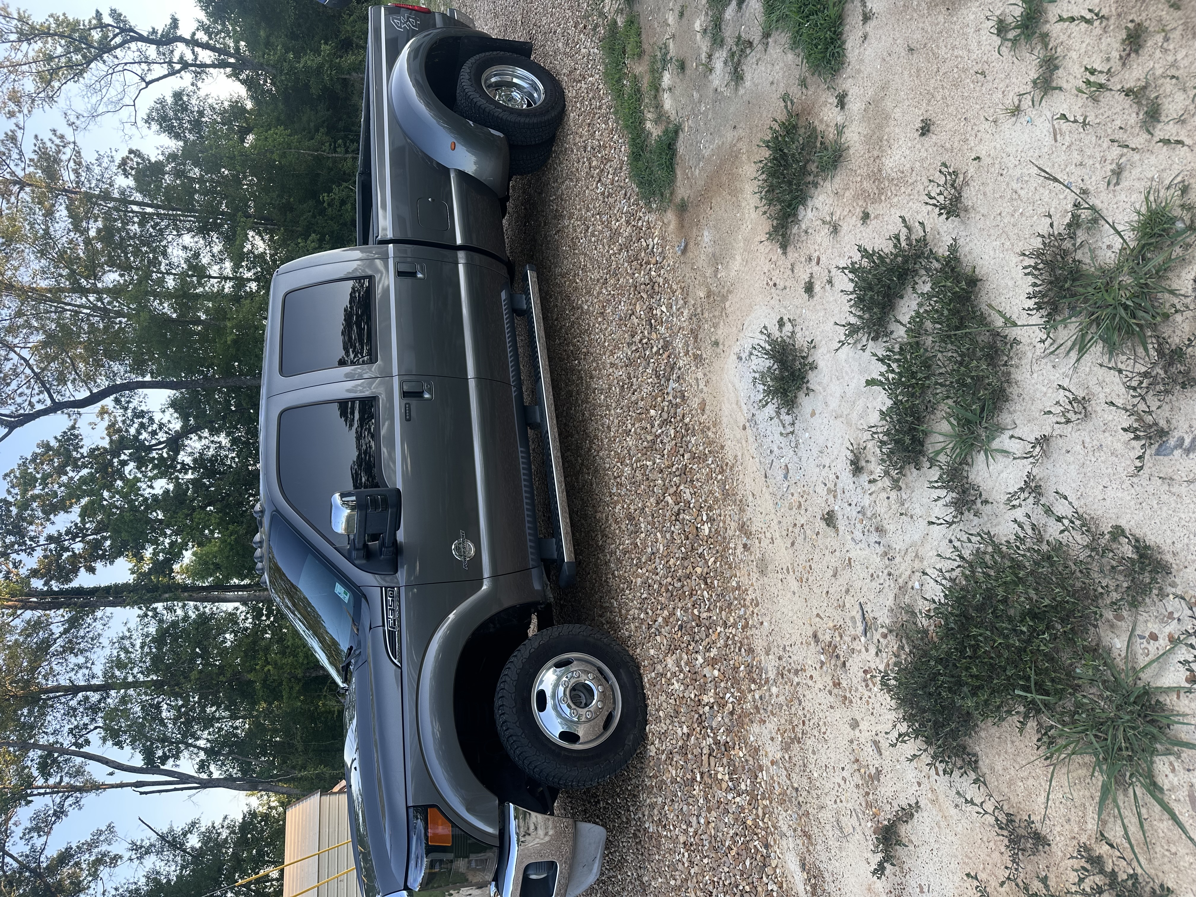 Used 2011 Ford F350 Lariat w/ Lariat Interior Pkg AWD/4WD image 2