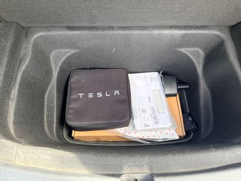 Used 2020 Tesla Model Y Long Range image 17