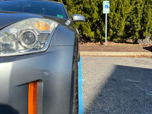 Used 2006 Nissan 350Z Coupe RWD image 6