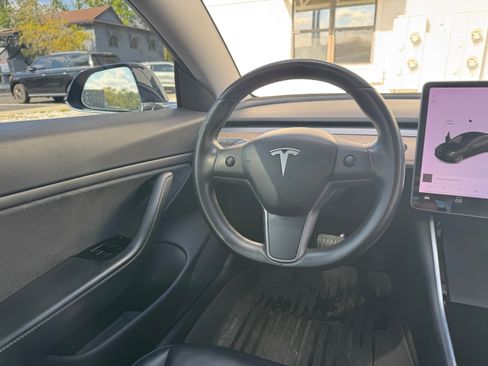 Used 2018 Tesla Model 3 Long Range RWD image 2