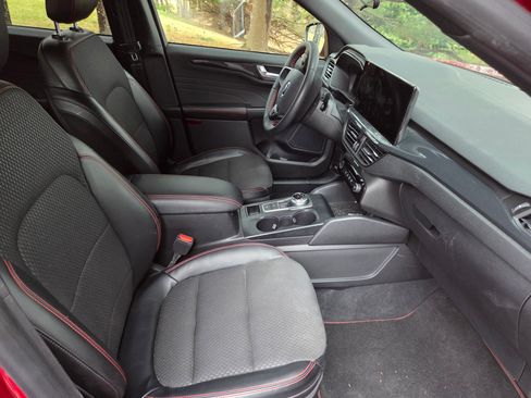 Used 2023 Ford Escape ST-Line w/ Tech Pack #1 image 5