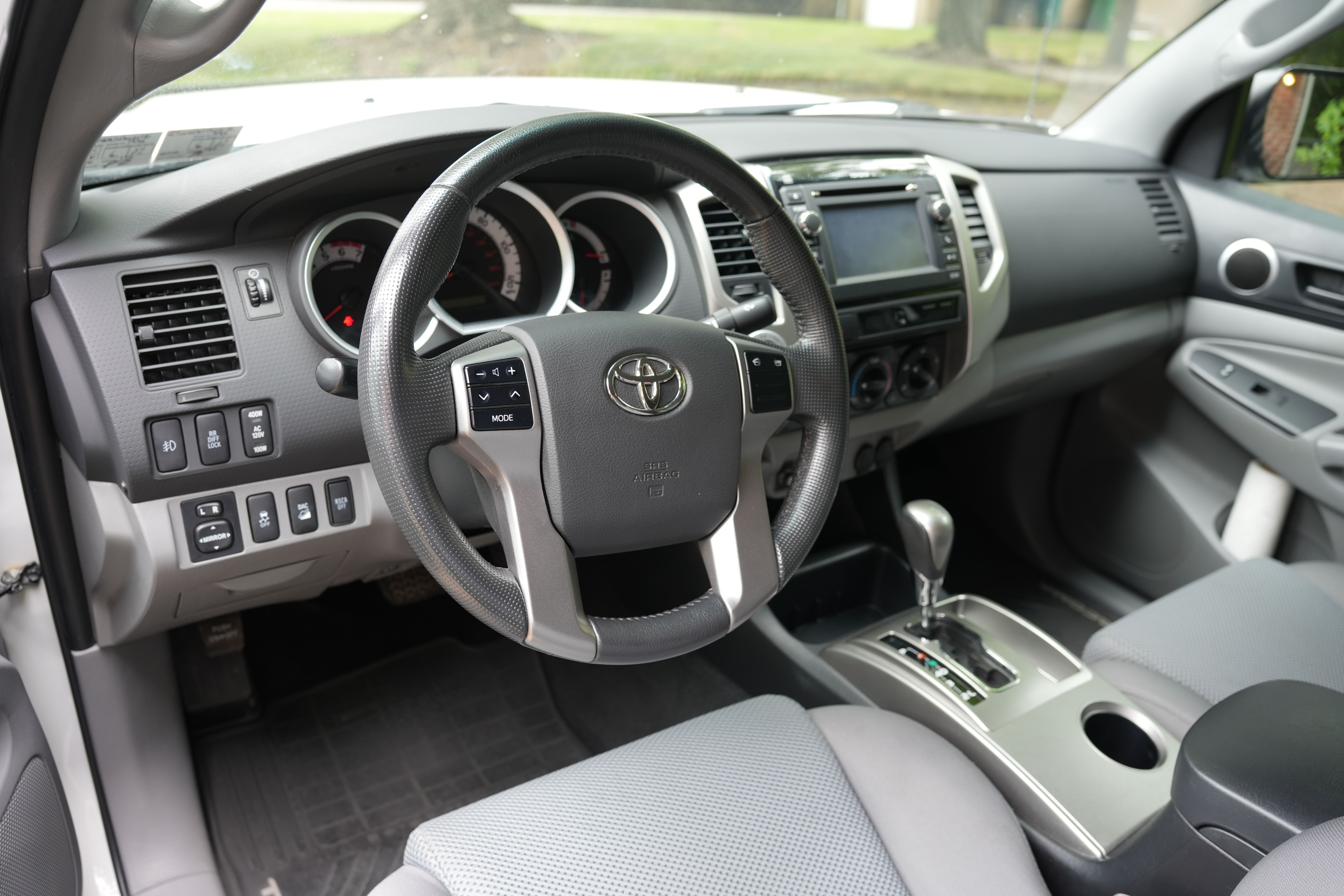 Used 2013 Toyota Tacoma 4x4 Access Cab V6 w/ TRD Off-Road Pkg image 6