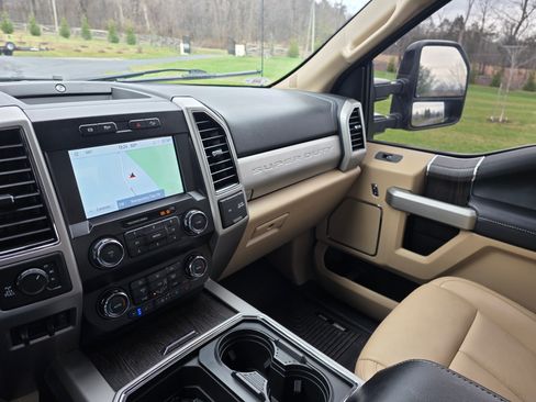 Used 2021 Ford F250 Lariat w/ Lariat Value Package image 8
