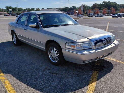 Used 2008 Mercury Grand Marquis LS image 2