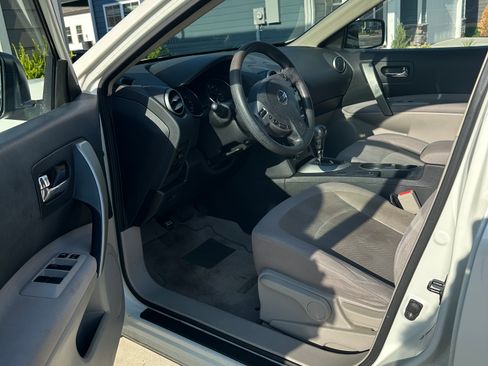 Used 2013 Nissan Rogue S w/ Special Edition Pkg FWD image 4