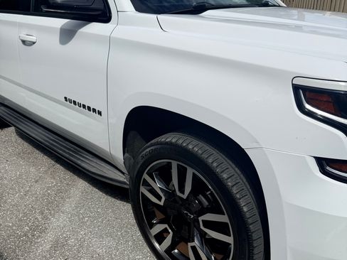 Used 2020 Chevrolet Suburban LT w/ RST Edition RWD image 5