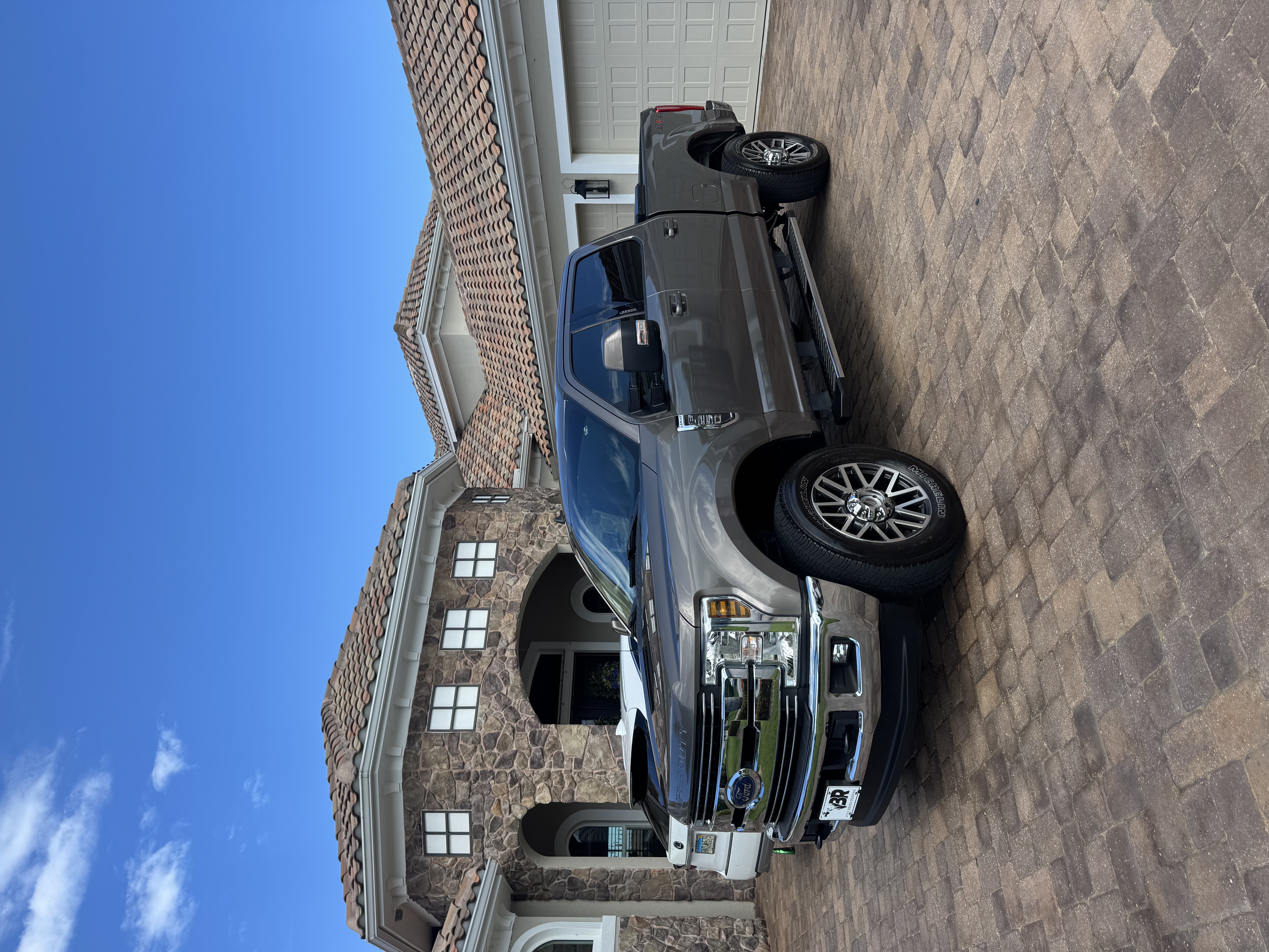 Used 2019 Ford F250 Lariat w/ Lariat Value Package AWD/4WD image 1