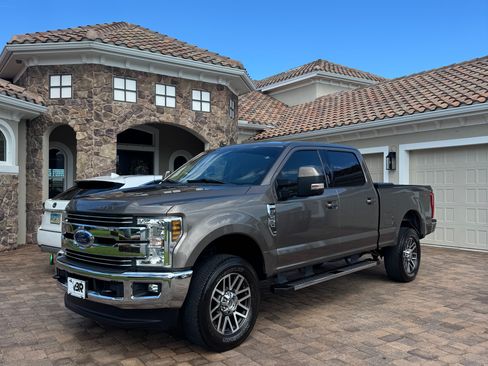 Used 2019 Ford F250 Lariat w/ Lariat Value Package AWD/4WD image 1